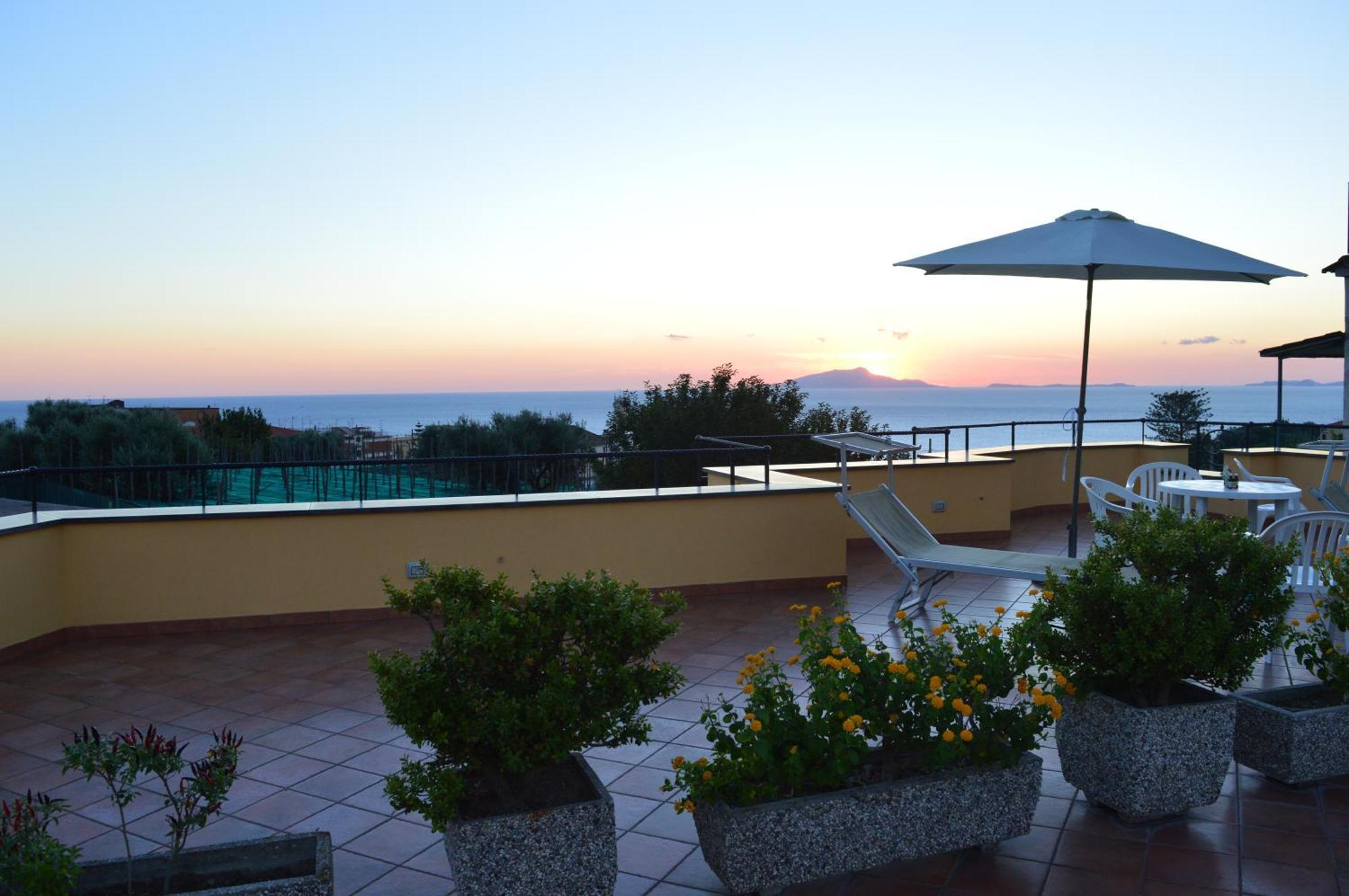 Mary'S Dream - Villa Overlooking Capri And Ischia In Sorrento Peninsula Massa Lubrense Exteriör bild